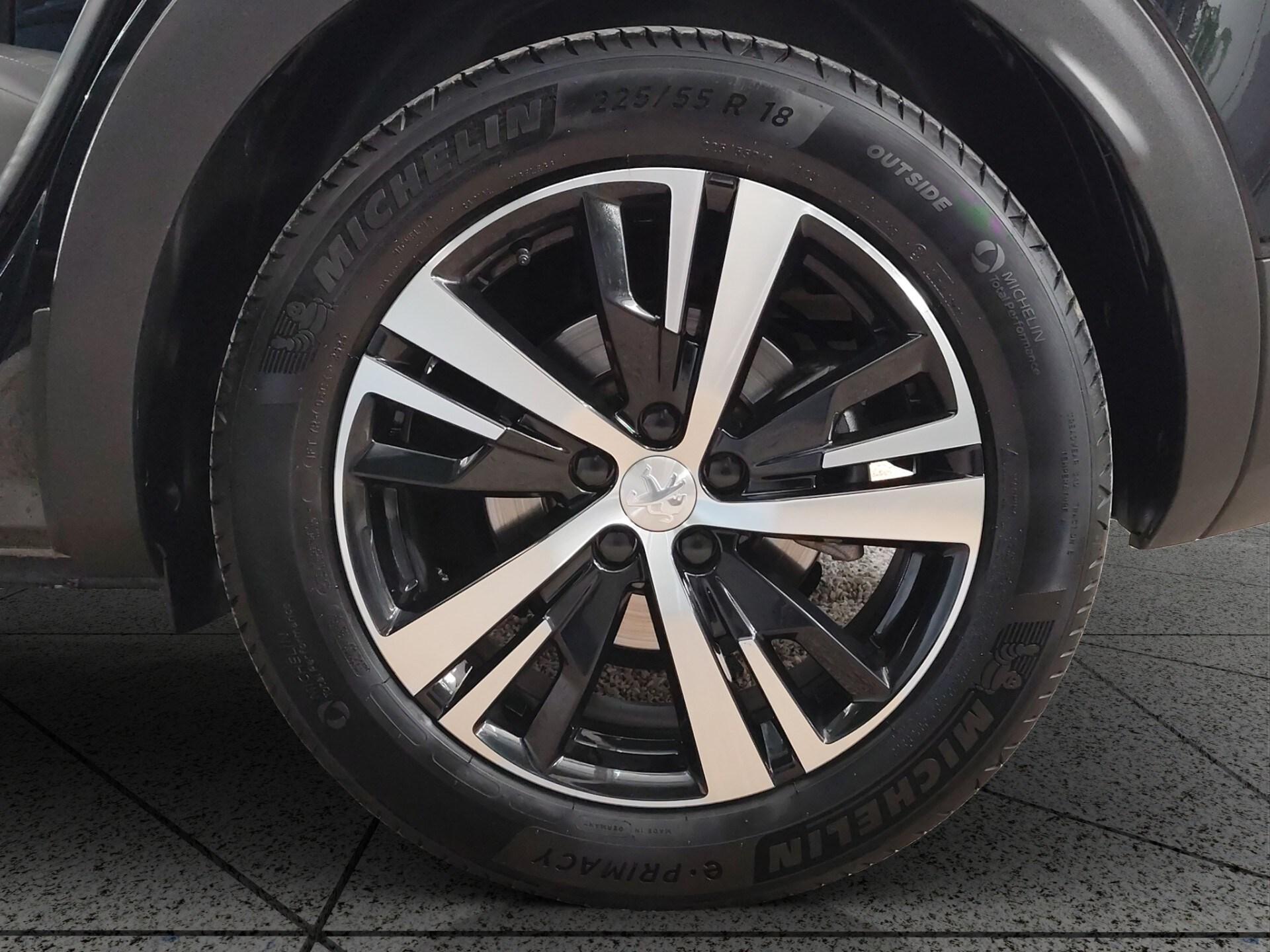 PEUGEOT 3008 BlueHDi 130 S&S EAT8 GT