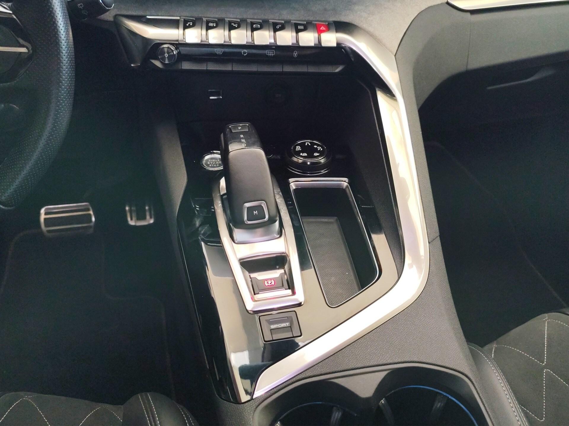 PEUGEOT 3008 BlueHDi 180 S&S EAT8 GT