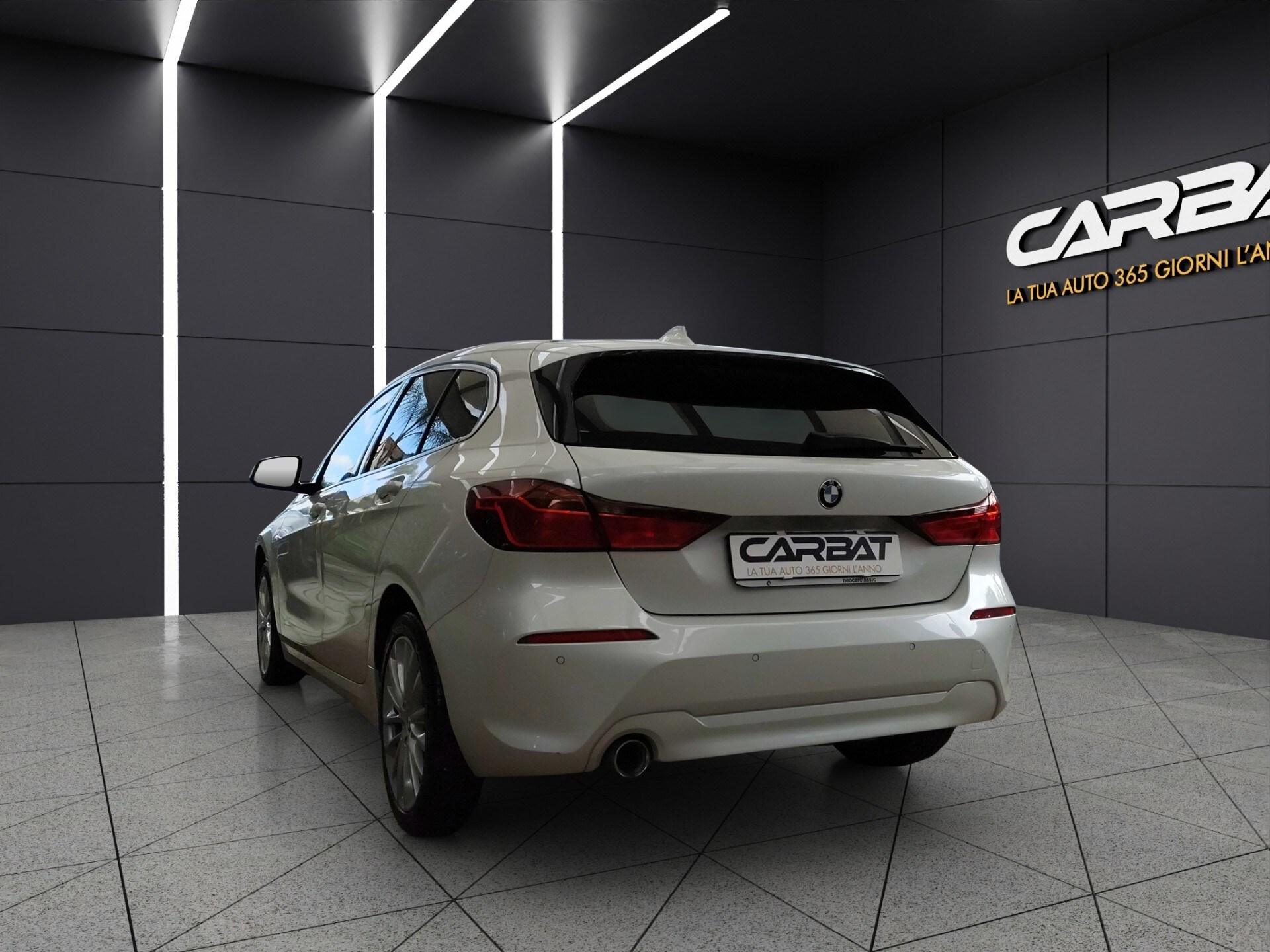 BMW 116d 5p. Luxury