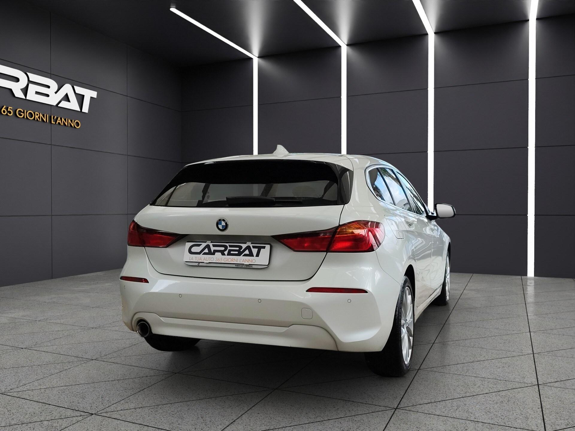 BMW 116d 5p. Luxury