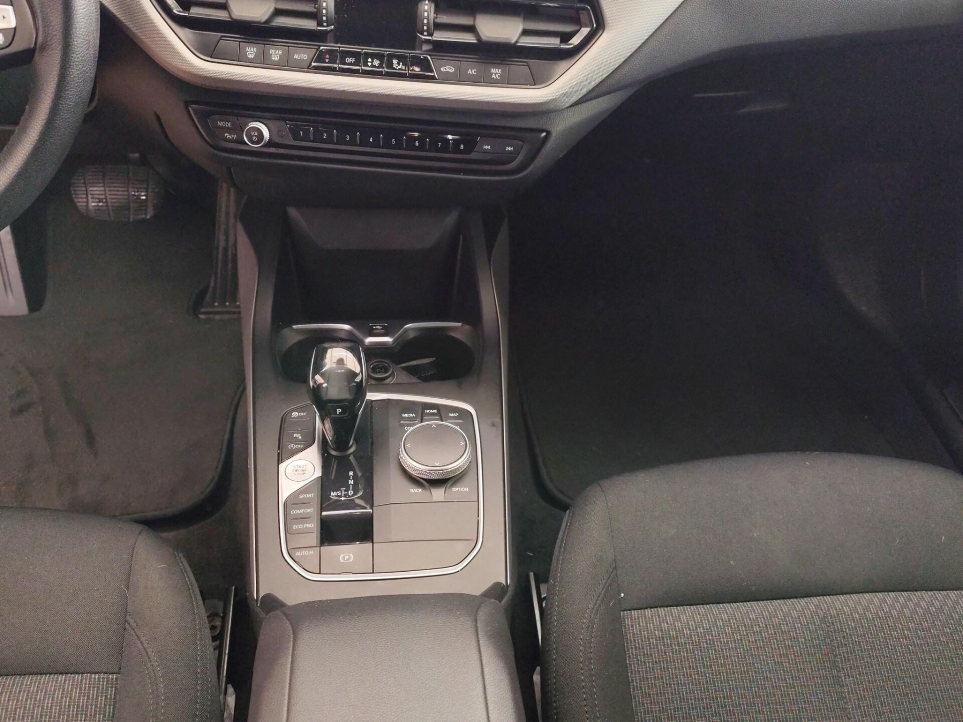 BMW 116d 5p. Luxury