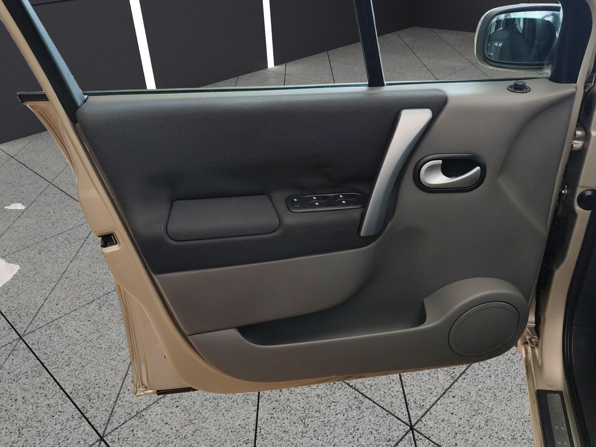 RENAULT Scénic 1.5 dCi/105CV Serie Speciale Dynamique