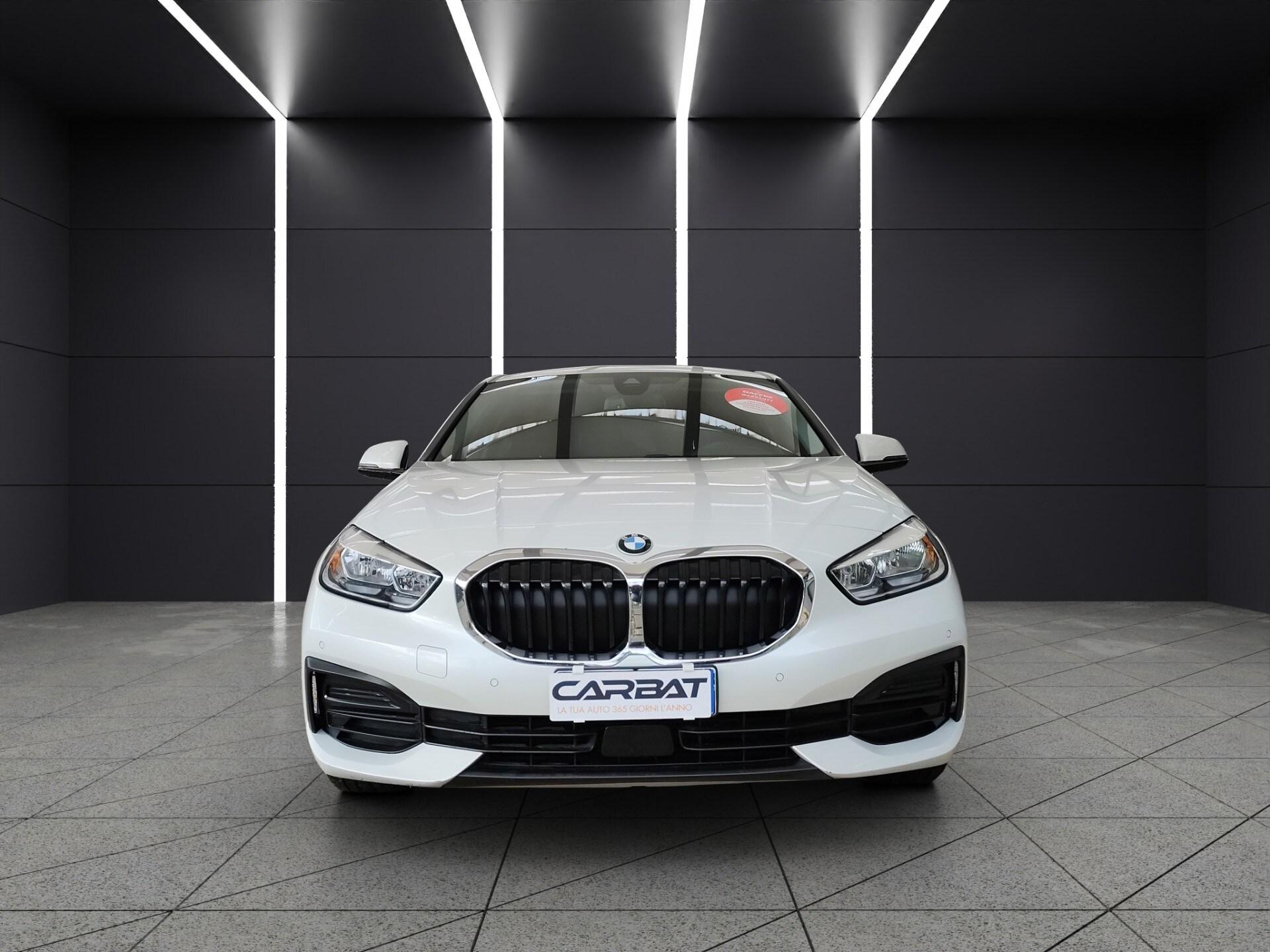 BMW 116d 5p. Luxury