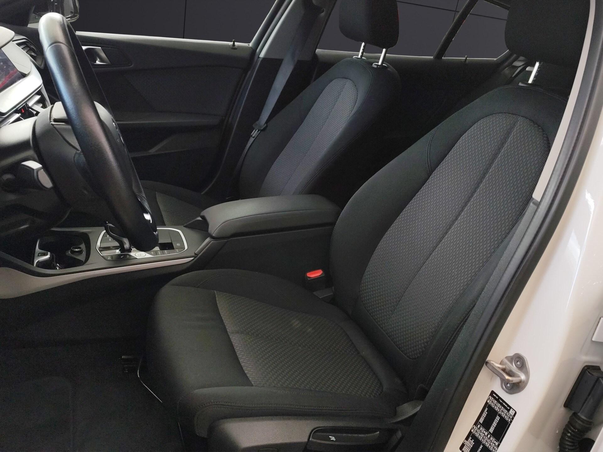 BMW 116d 5p. Luxury