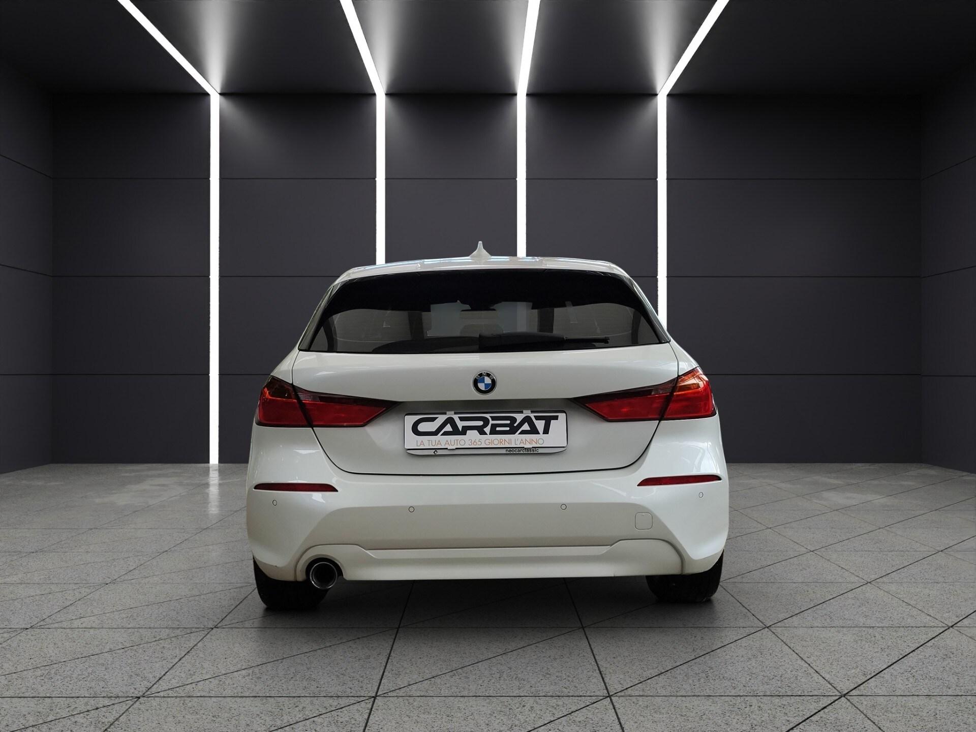 BMW 116d 5p. Luxury