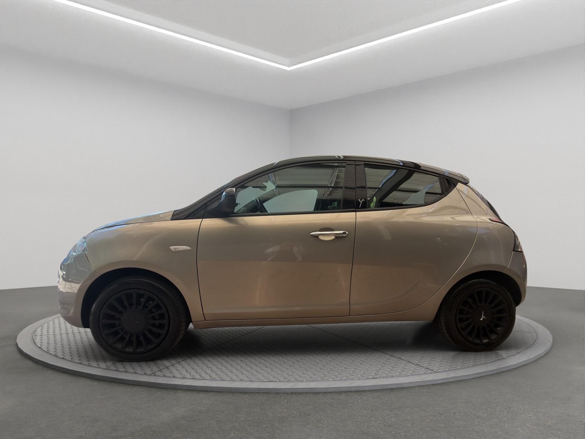 LANCIA Ypsilon 1.2 69 CV 5 porte S&S Platinum