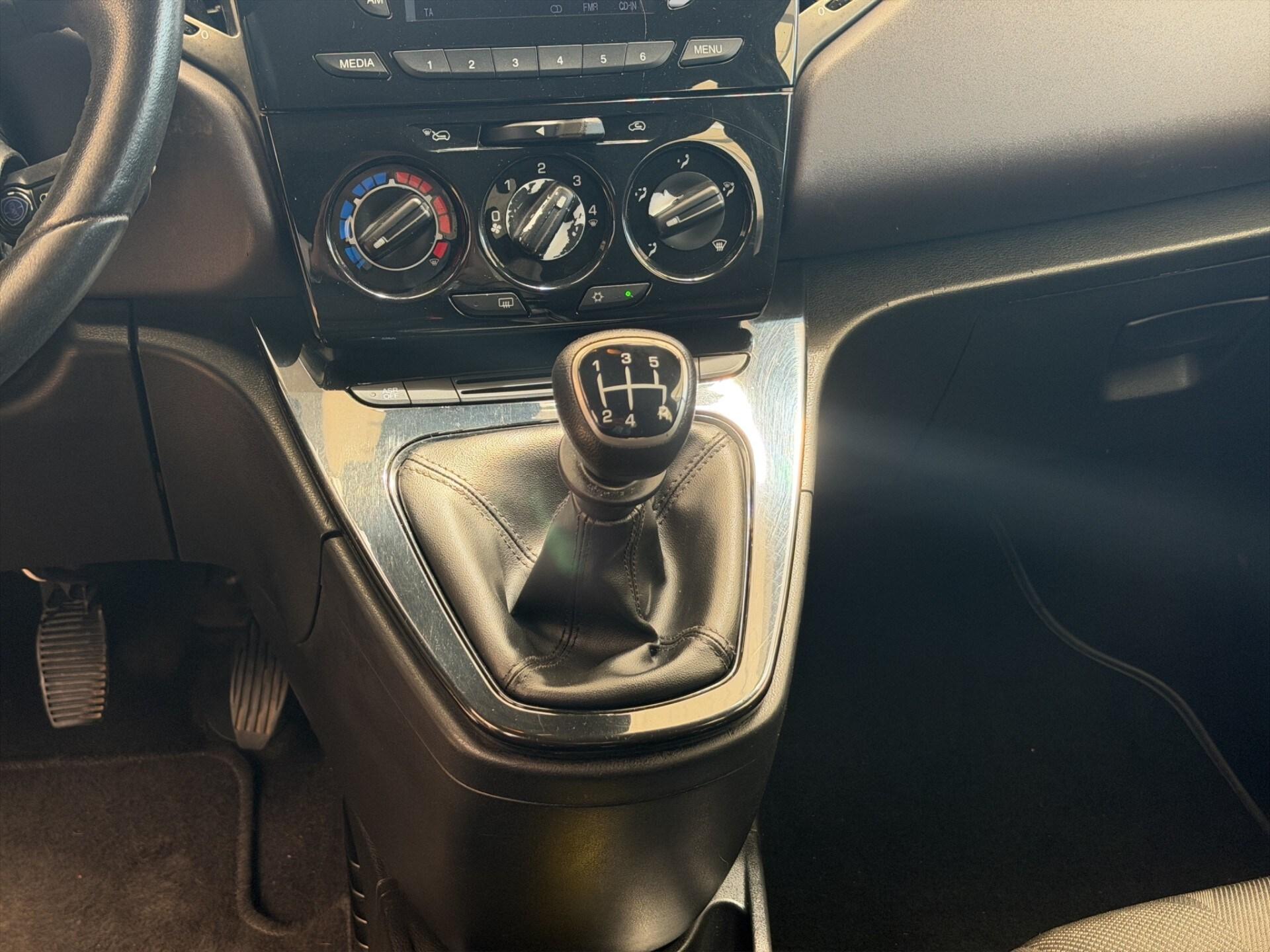 LANCIA Ypsilon 1.2 69 CV 5 porte S&S Platinum
