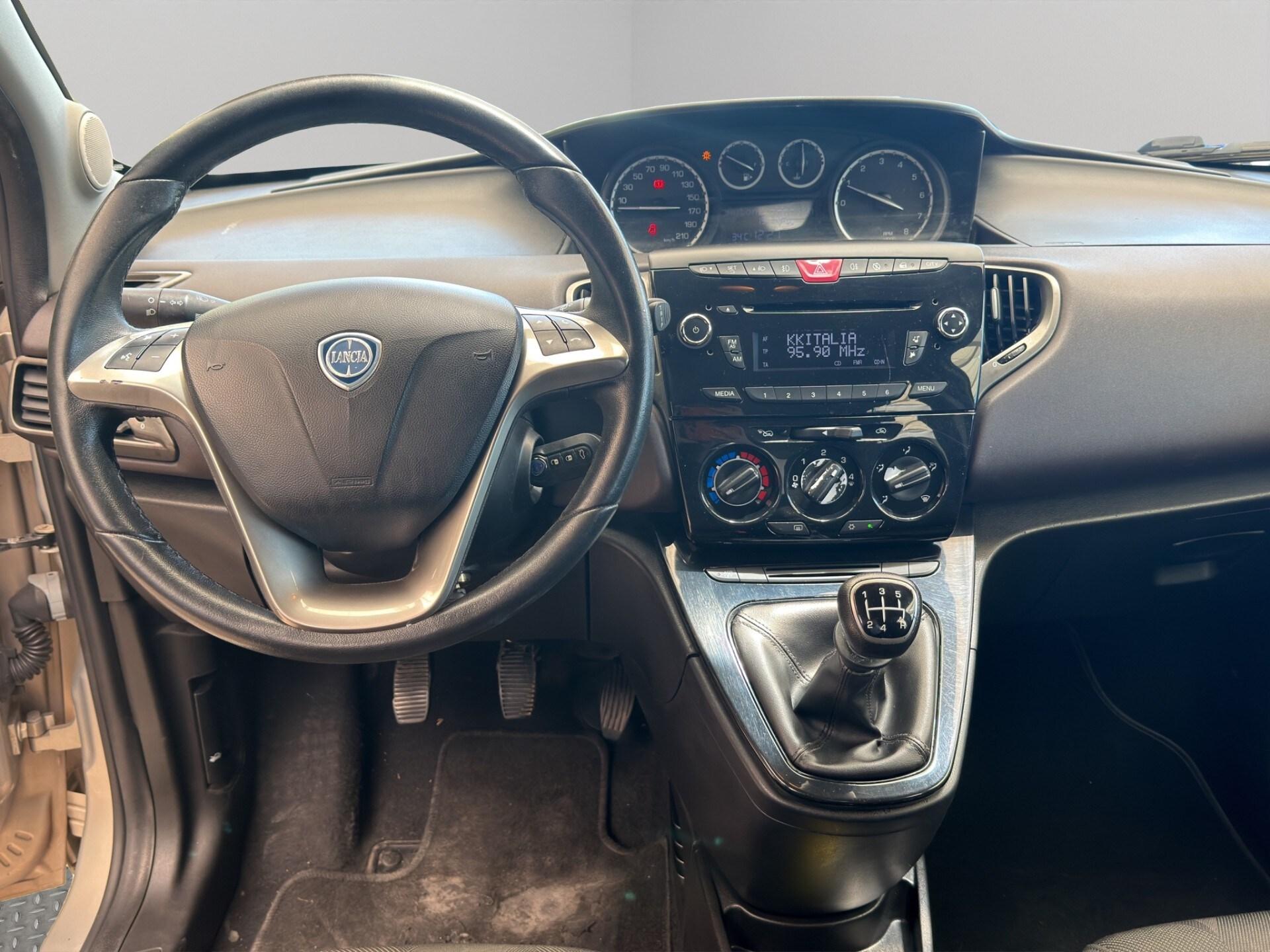 LANCIA Ypsilon 1.2 69 CV 5 porte S&S Platinum