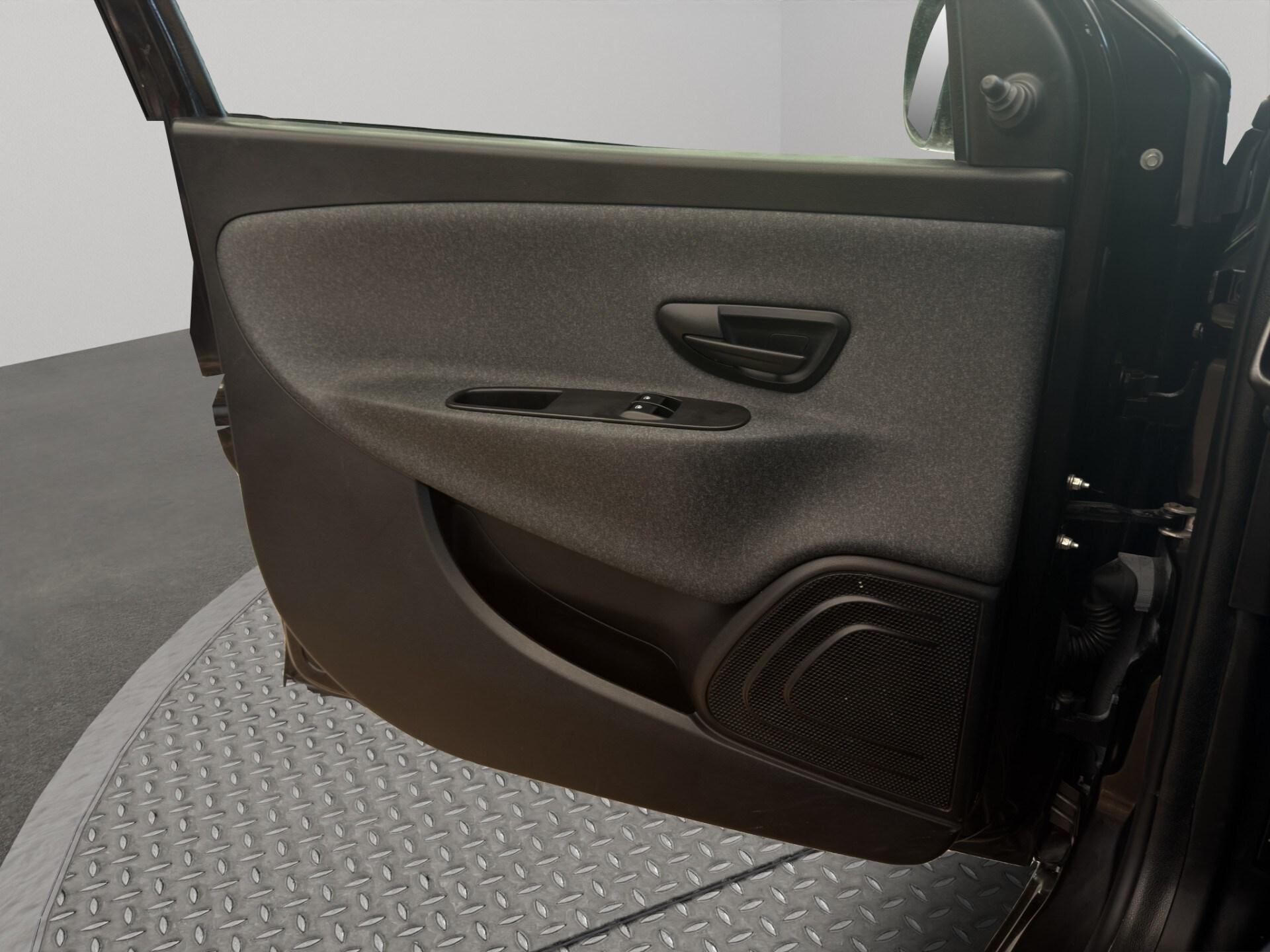 LANCIA Ypsilon 1.2 69 CV 5 porte S&S Elefantino Blu