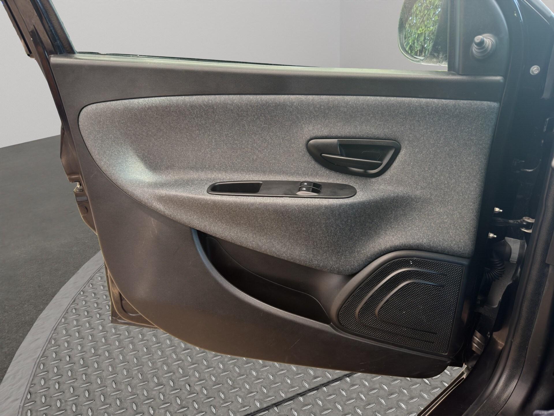 LANCIA Ypsilon 1.2 69 CV 5 porte S&S Elefantino Blu