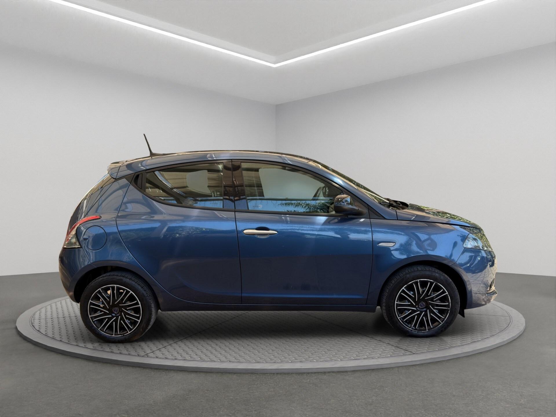 LANCIA Ypsilon 1.2 69 CV 5 porte GPL Ecochic Gold