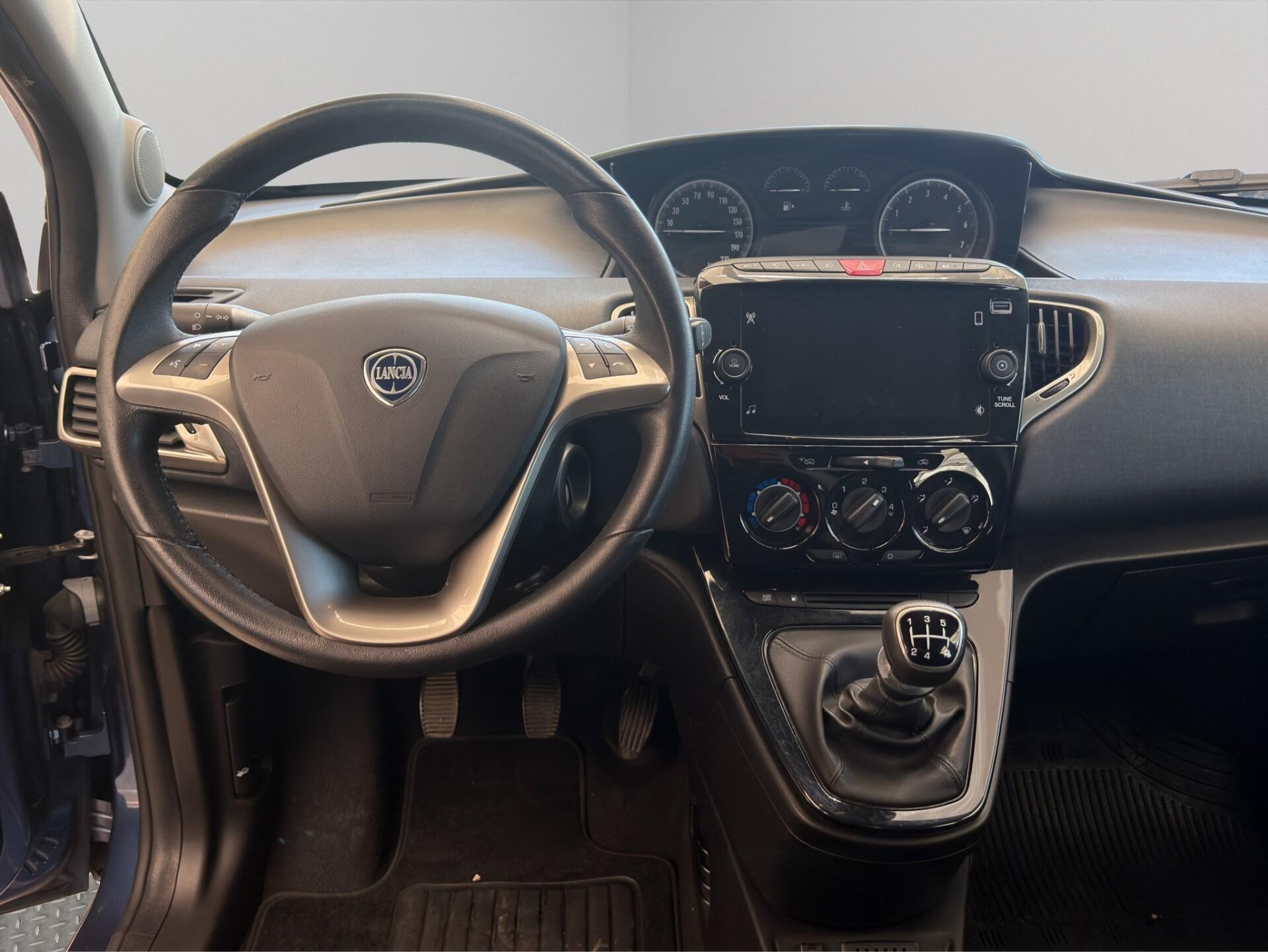 LANCIA Ypsilon 1.2 69 CV 5 porte GPL Ecochic Gold