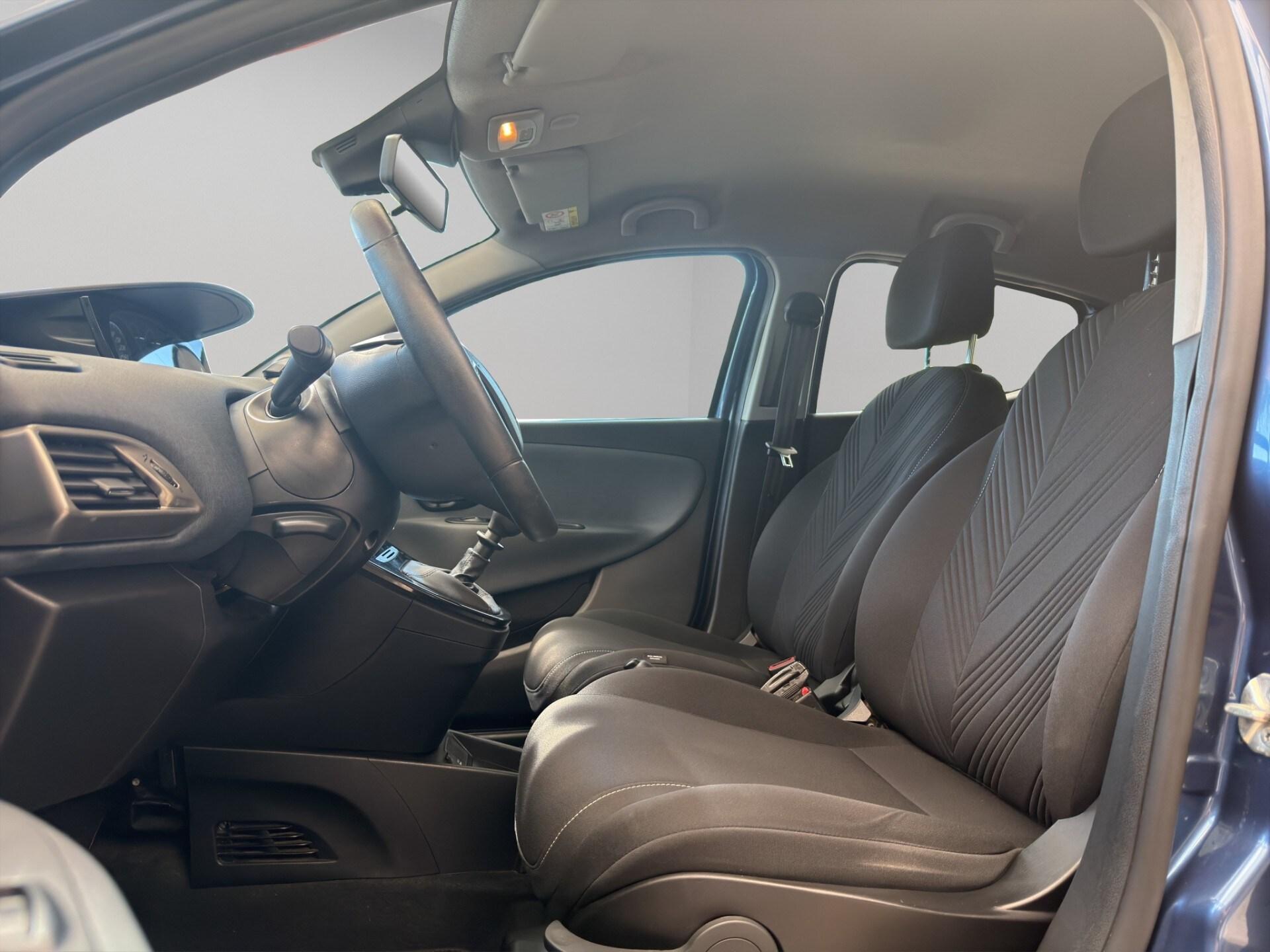 LANCIA Ypsilon 1.2 69 CV 5 porte GPL Ecochic Gold