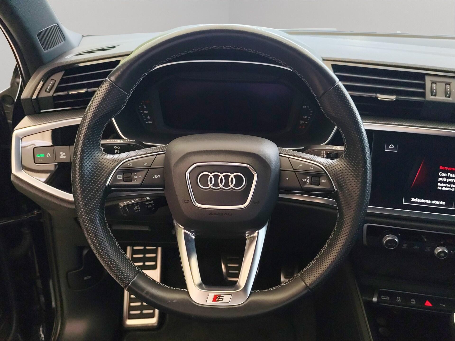AUDI Q3 SPB 40 TDI quattro S tronic Identity Black