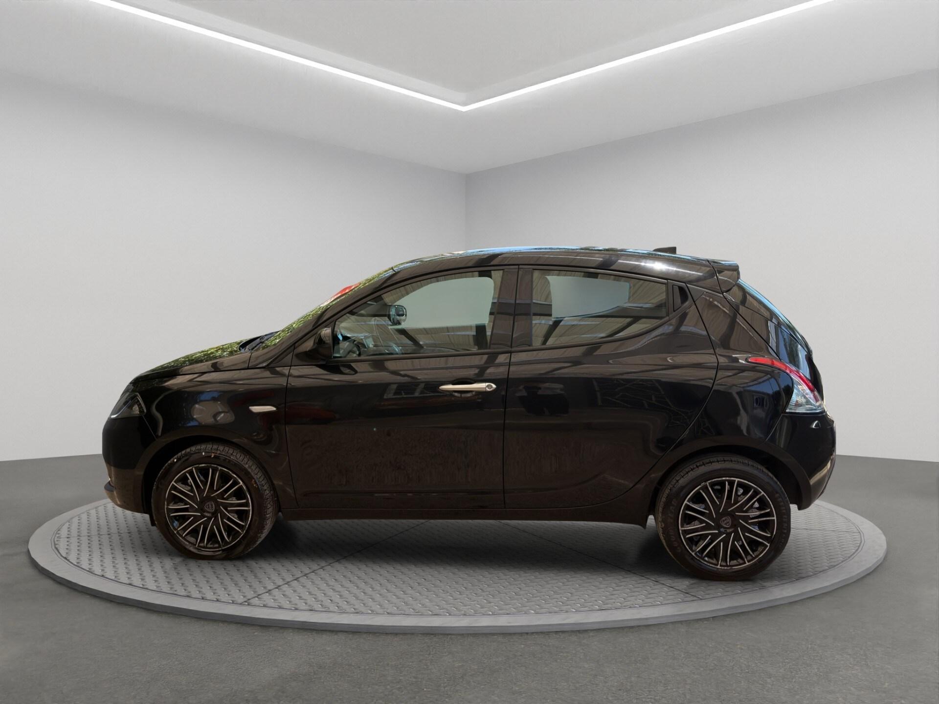 LANCIA Ypsilon 1.0 FireFly 5 porte S&S Hybrid Gold