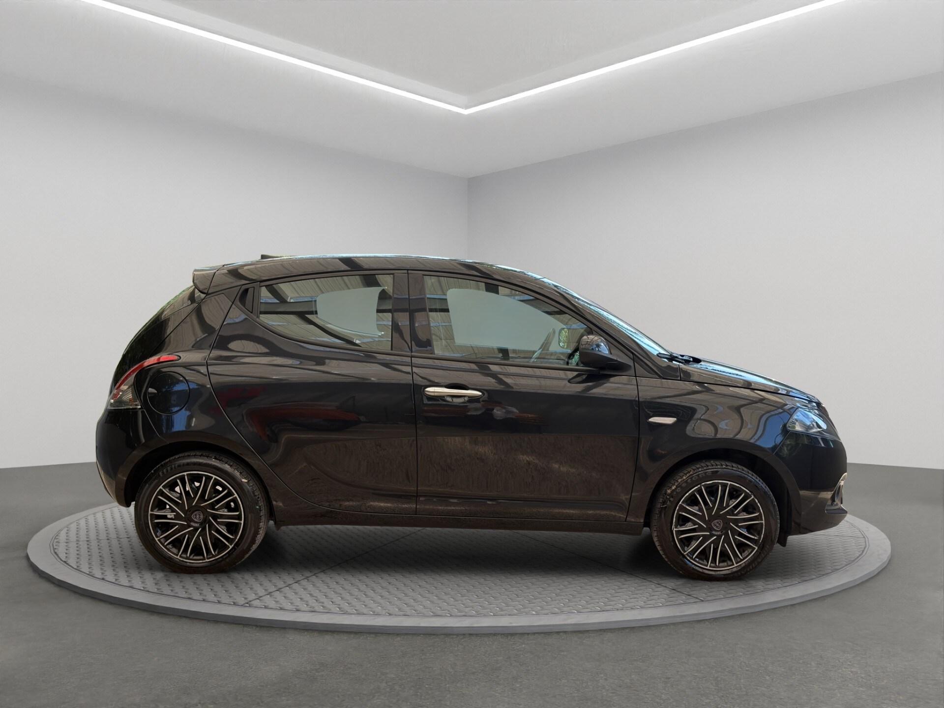 LANCIA Ypsilon 1.0 FireFly 5 porte S&S Hybrid Gold