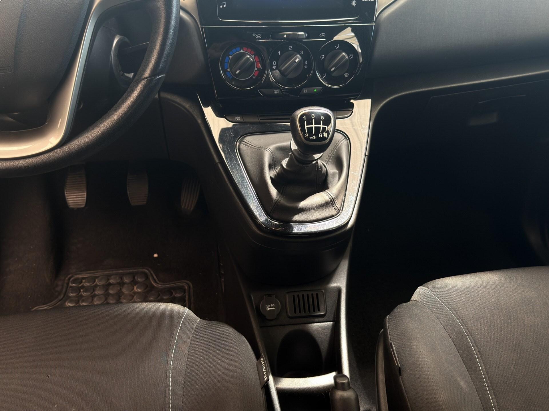 LANCIA Ypsilon 1.0 FireFly 5 porte S&S Hybrid Gold