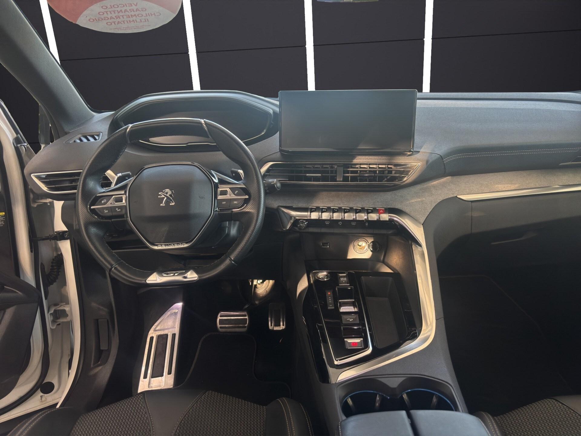 PEUGEOT 3008 BlueHDi 130 S&S EAT8 GT