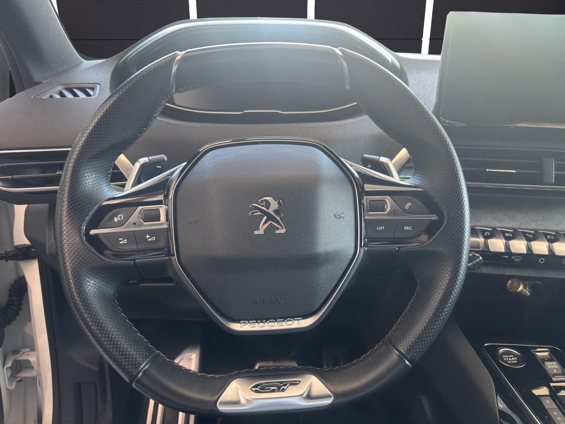 PEUGEOT 3008 BlueHDi 130 S&S EAT8 GT