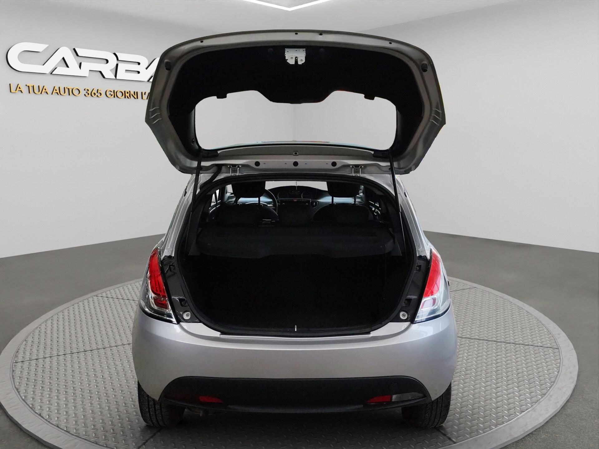 LANCIA Ypsilon 1.2 69 CV 5 porte S&S Silver