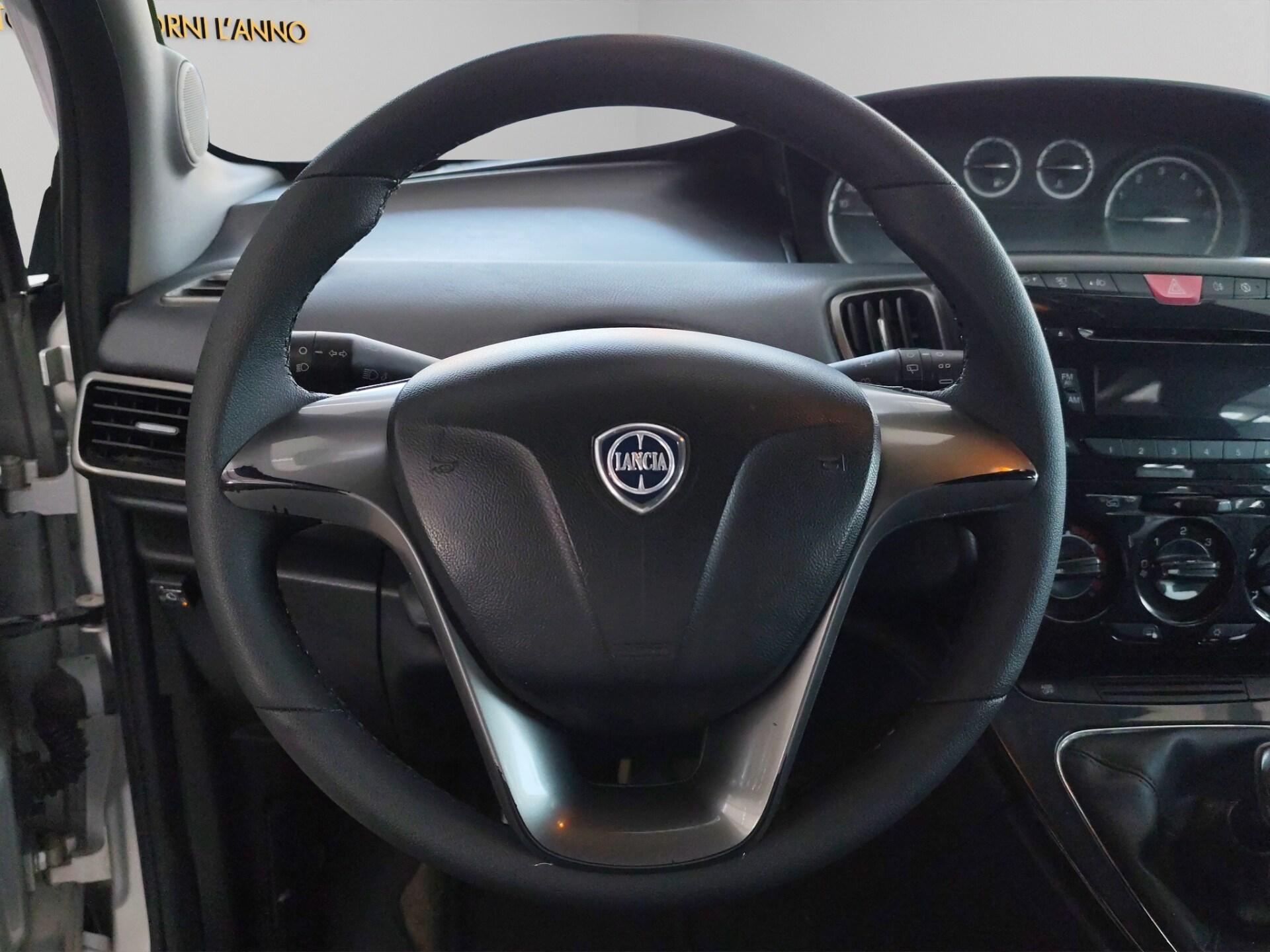LANCIA Ypsilon 1.2 69 CV 5 porte S&S Silver