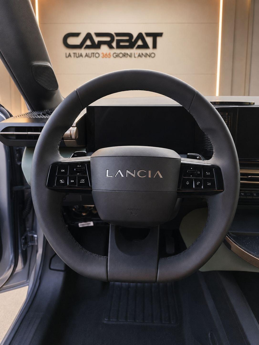LANCIA Ypsilon Hybrid e-DCT