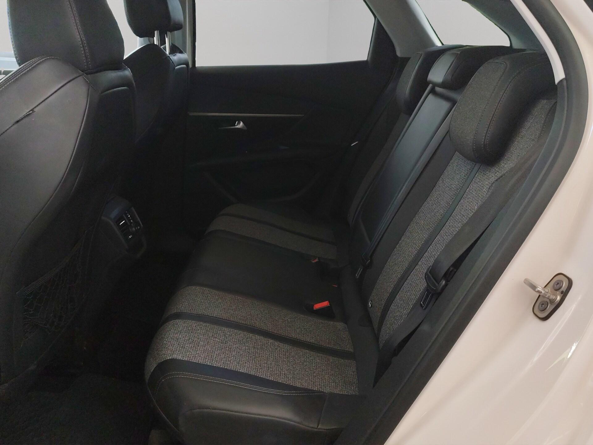 PEUGEOT 3008 BlueHDi 120 S&S EAT6 Allure