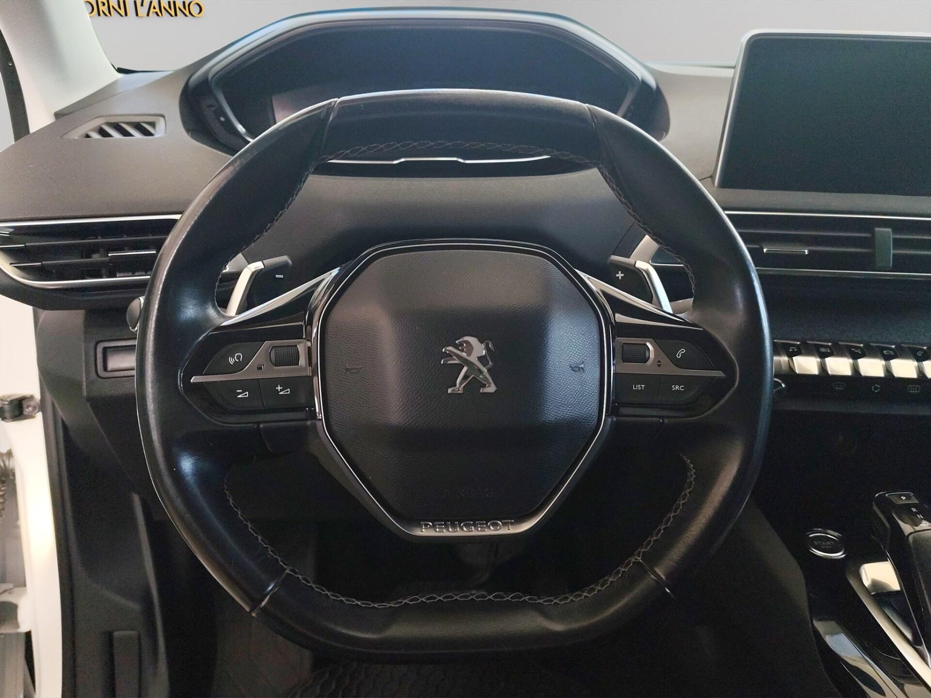 PEUGEOT 3008 BlueHDi 120 S&S EAT6 Allure