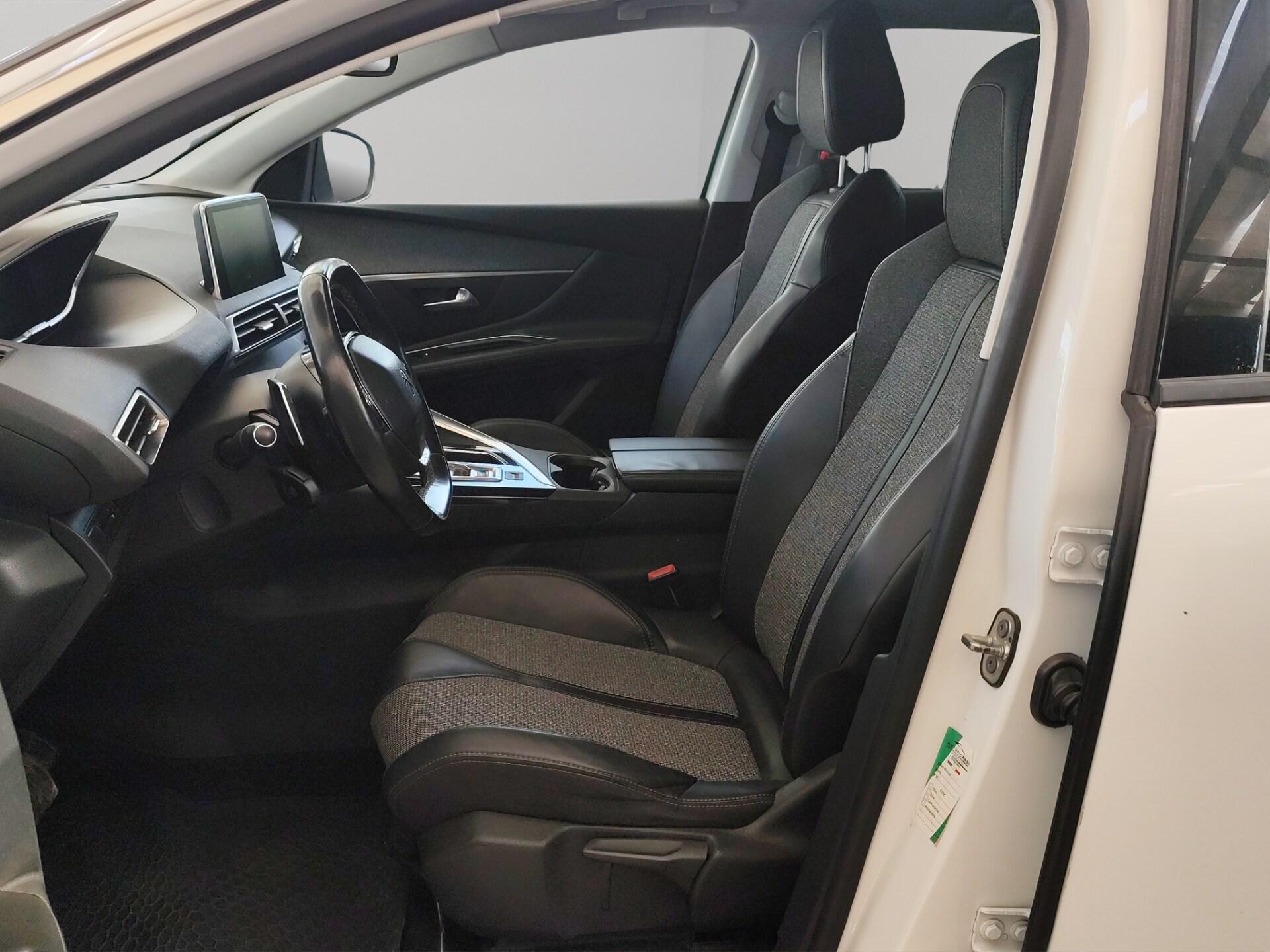 PEUGEOT 3008 BlueHDi 120 S&S EAT6 Allure
