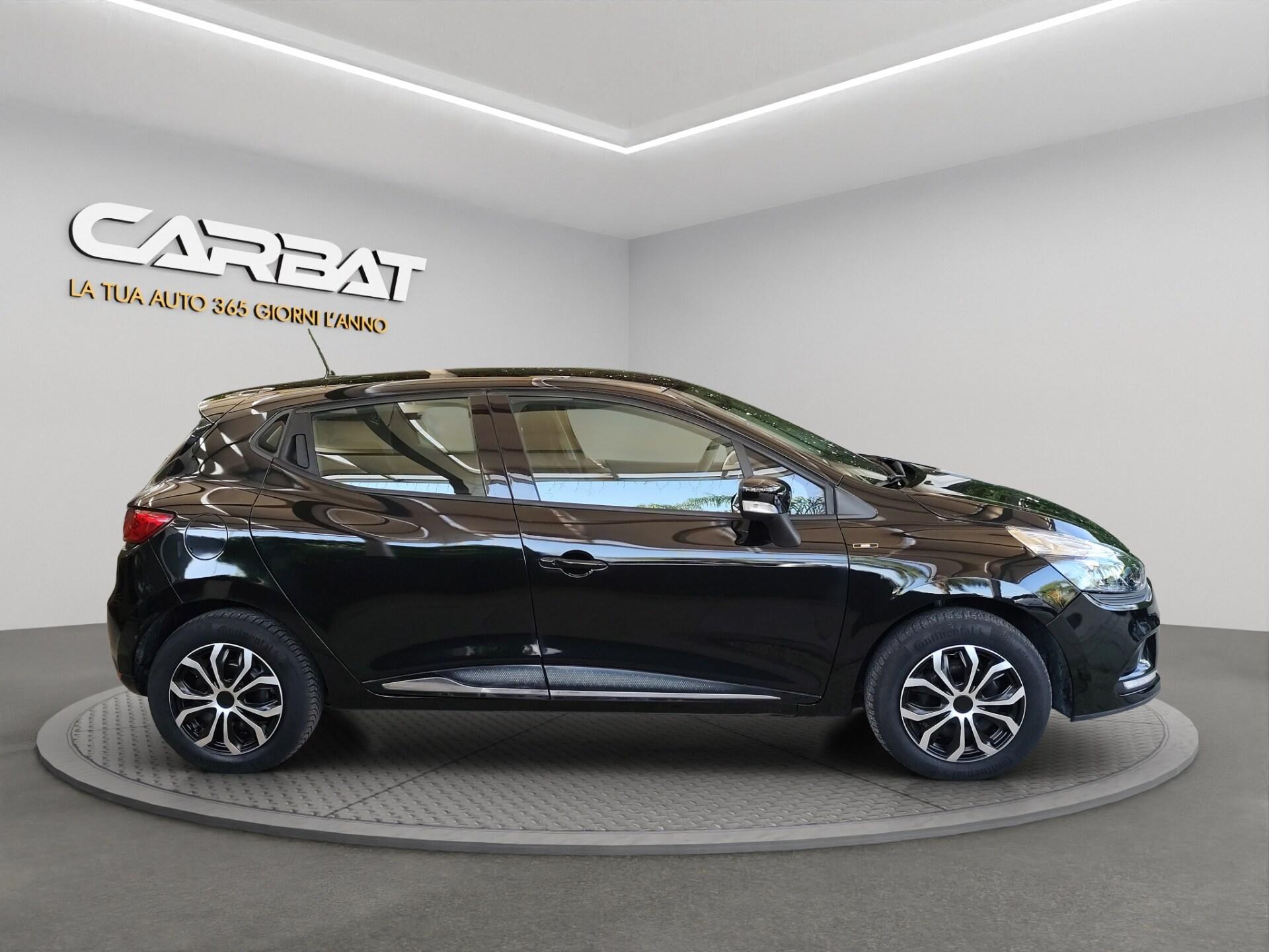 RENAULT Clio TCe 12V 90 CV GPL 5 porte Moschino Life