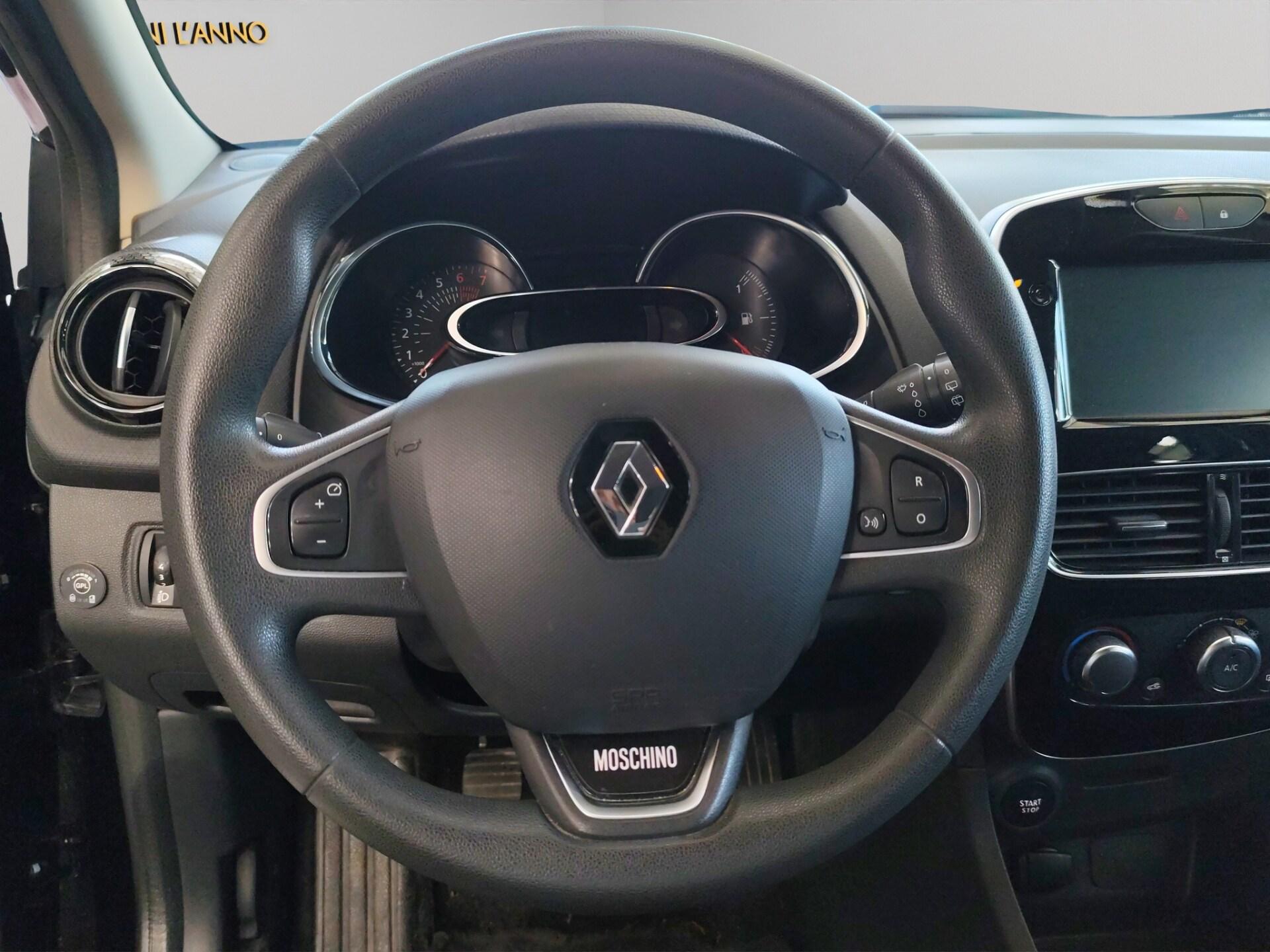 RENAULT Clio TCe 12V 90 CV GPL 5 porte Moschino Life