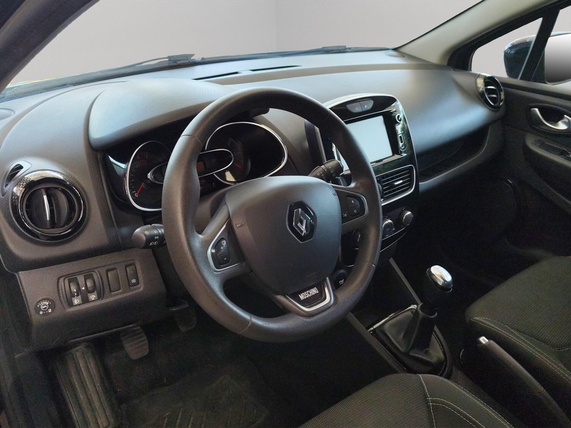 RENAULT Clio TCe 12V 90 CV GPL 5 porte Moschino Life