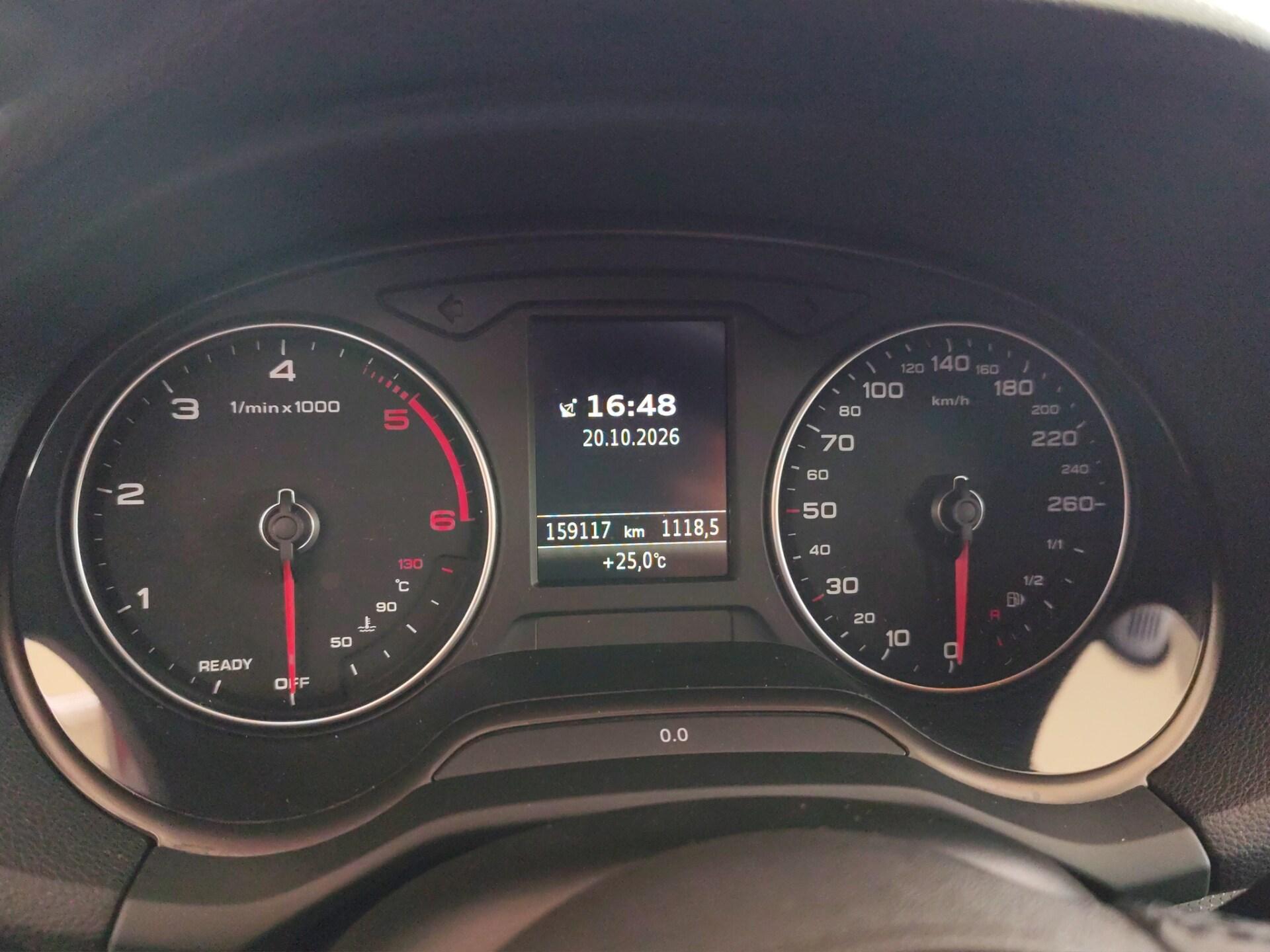 AUDI Q2 30 TDI S tronic Business