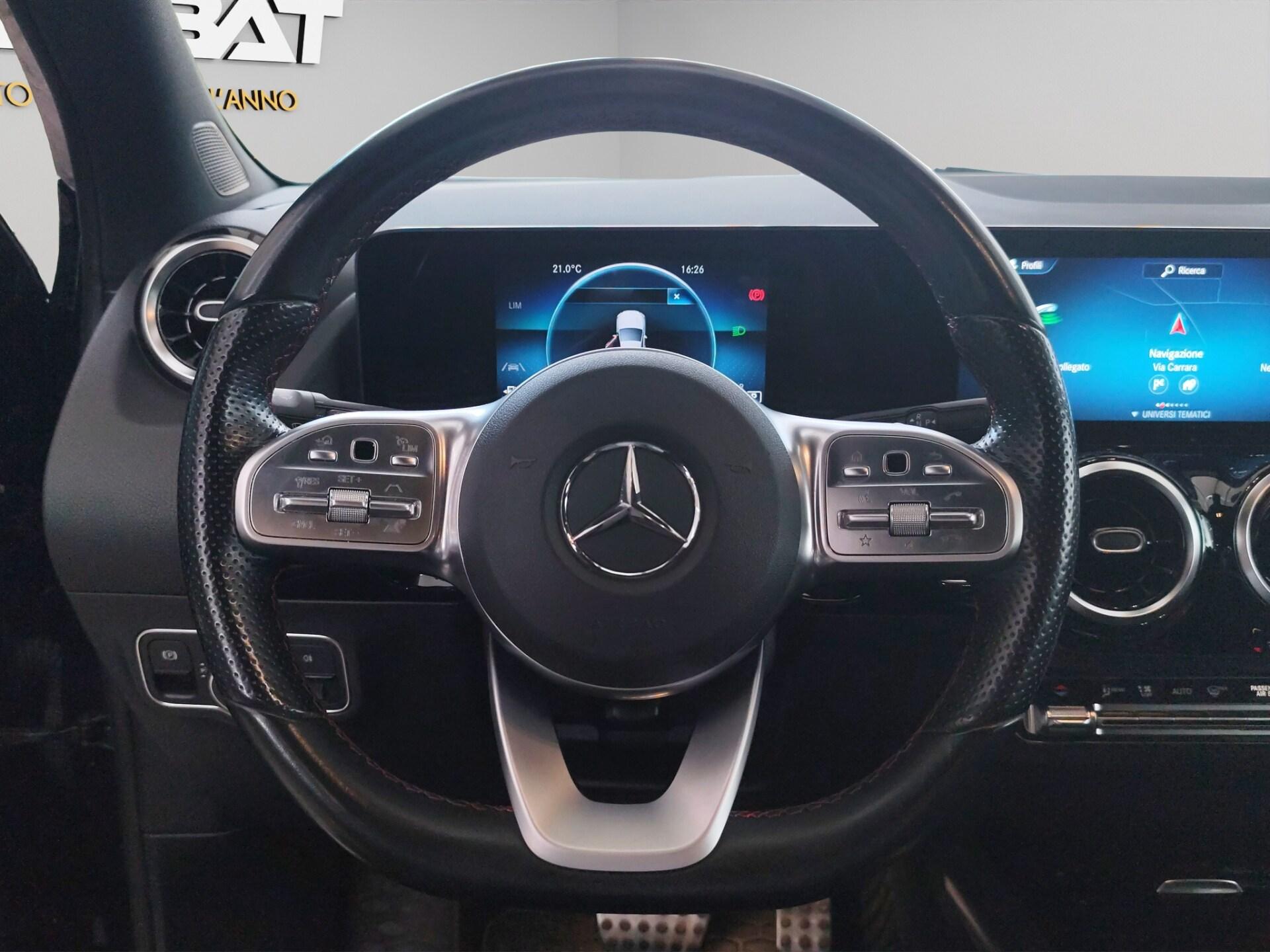 MERCEDES GLA          (H247) GLA 200 d Automatic Premium