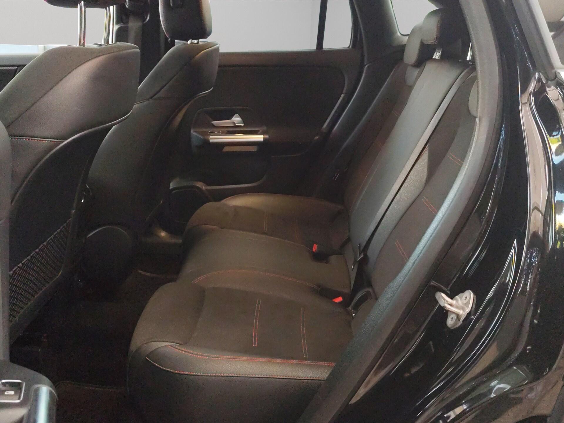 MERCEDES GLA          (H247) GLA 200 d Automatic Premium