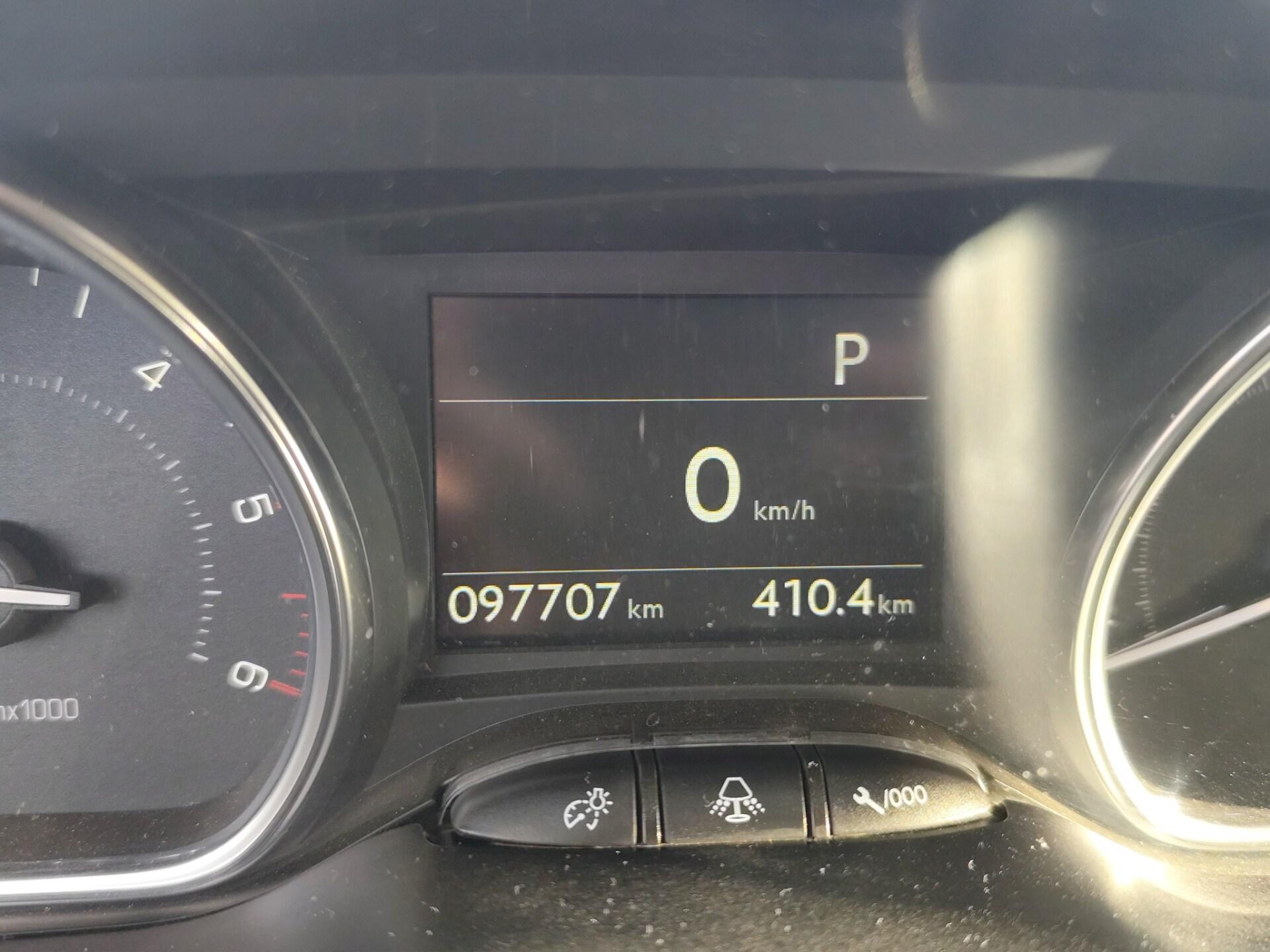 PEUGEOT BlueHDi 120 EAT6 S&S Crossway
