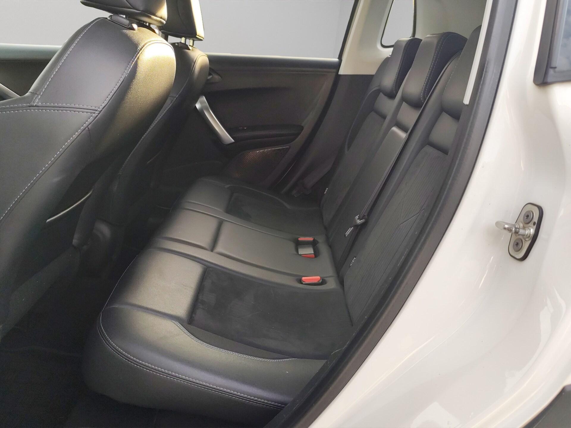 PEUGEOT BlueHDi 120 EAT6 S&S Crossway