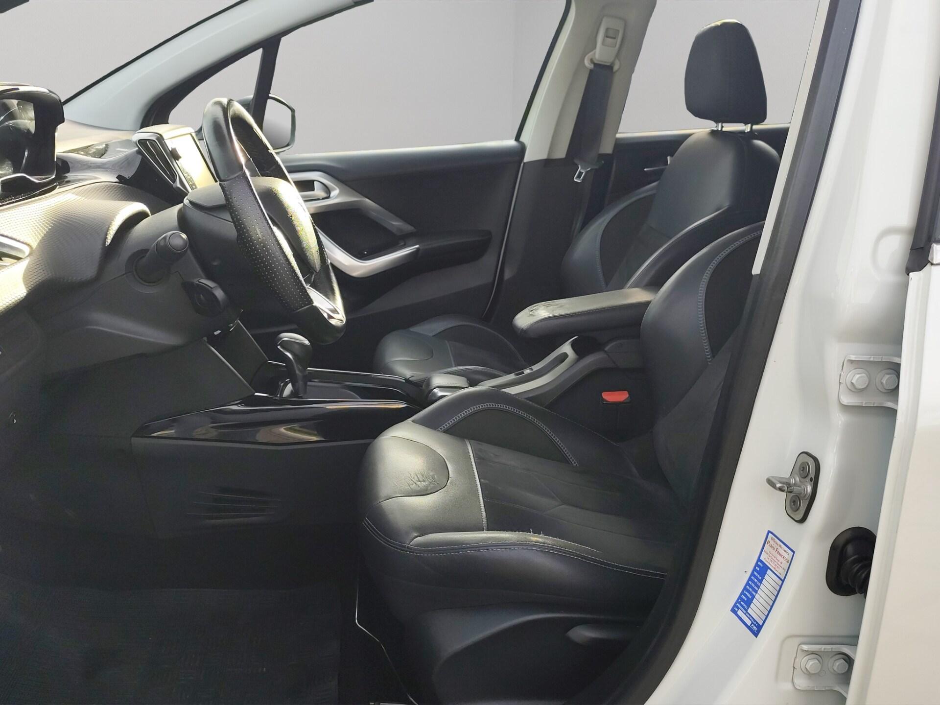 PEUGEOT BlueHDi 120 EAT6 S&S Crossway